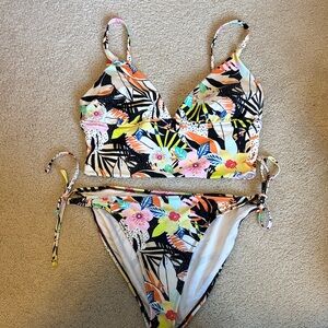 Old Navy Tropical Floral Bikini Set